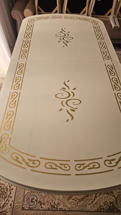 Продается стол стулья