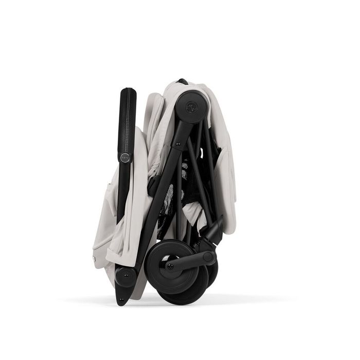 Cybex Coya 2026 года в отличном состоянии