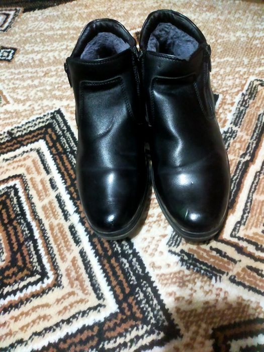 Продам  ботинки мужские