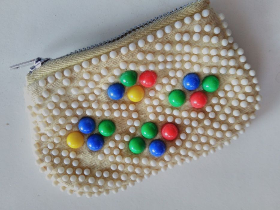 Портмоне за момиче с мънисти