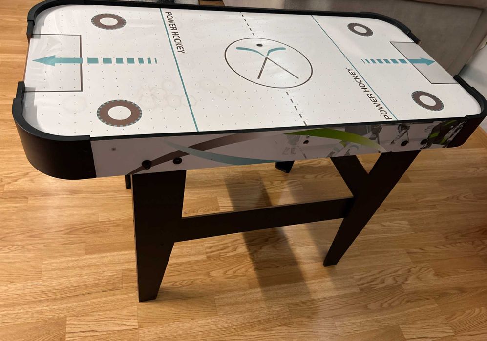 Маса за въздушен хокей