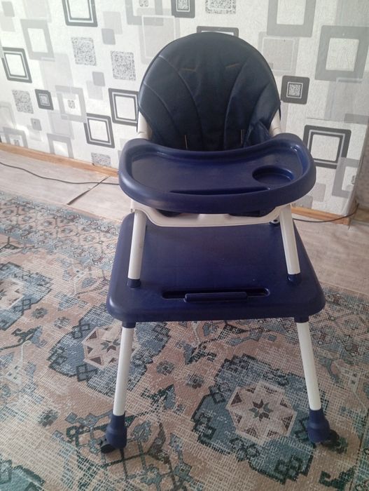 Продам столик для кормления