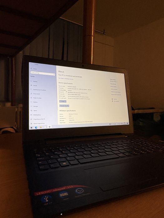 Laptop Lenovo IdeaPad 110 – 4GB RAM – HDMI – Funcționează foarte bine