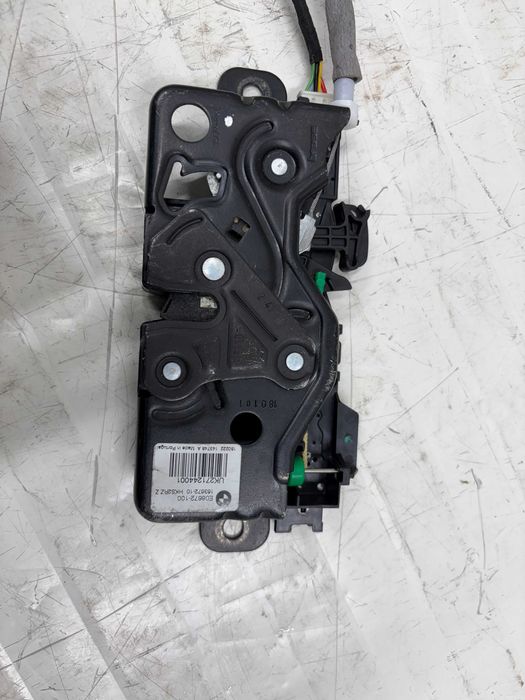 Брава със софт клоус заден капак БМВ Х1 Ф48