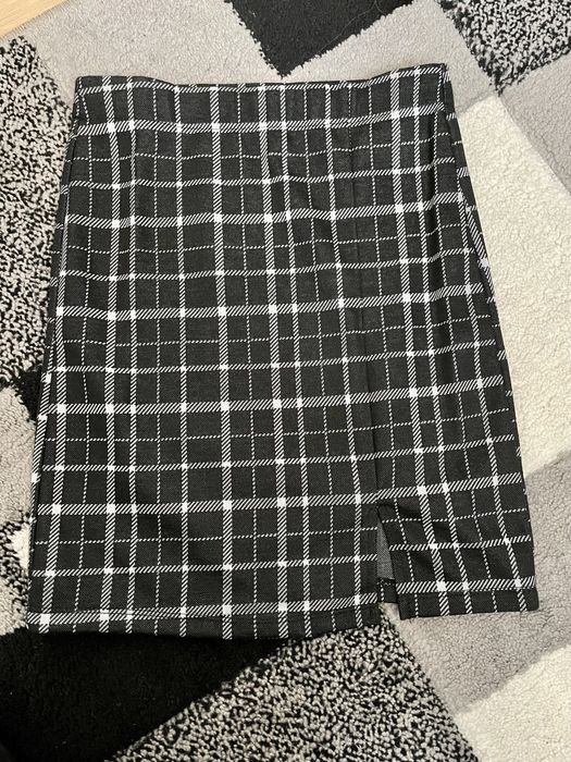 Vând hainute in stare buna