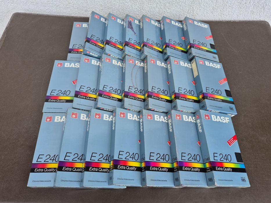 Vând 21 casete video VHS originale Basf de 240 minute colectie de filme diferite genuri 

- Lot 80 casete video VHS originale Basf, cu colecție de fil