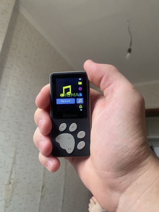 Digma S4 MP3 Player