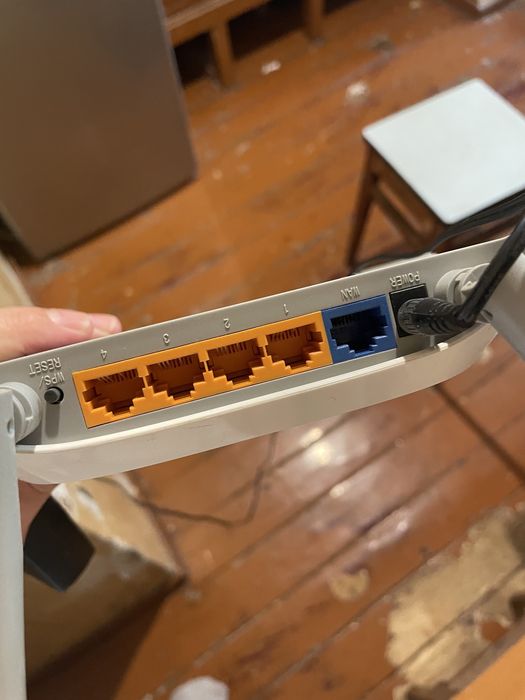 Продаётся wi-fi роутер tplink