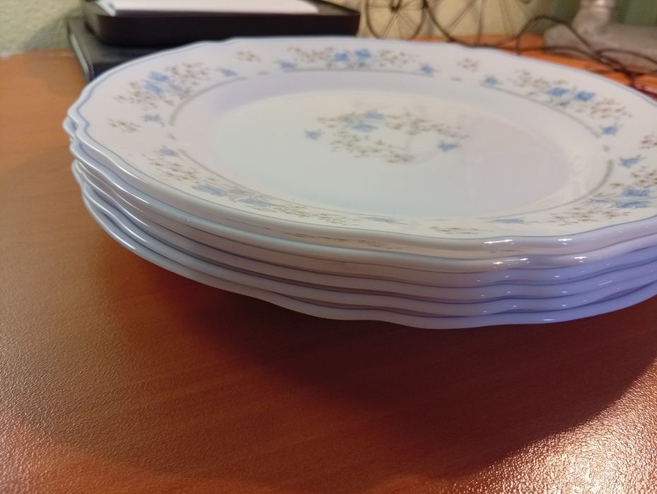 Шест чиний Френски Аркопал