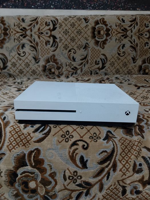 Иксбокс.        .