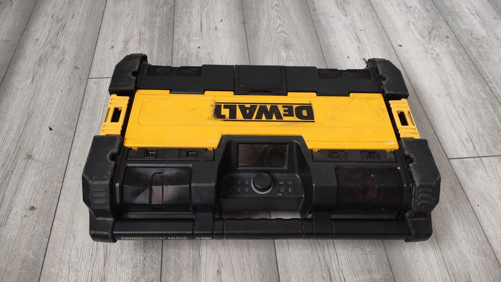 Vând boxă dewalt pt șantier + baterie 4ah