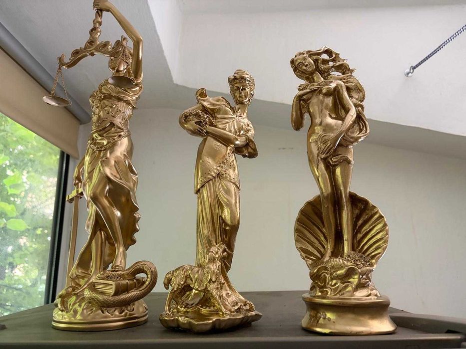 Zeitele Fortuna, Venus, Themis