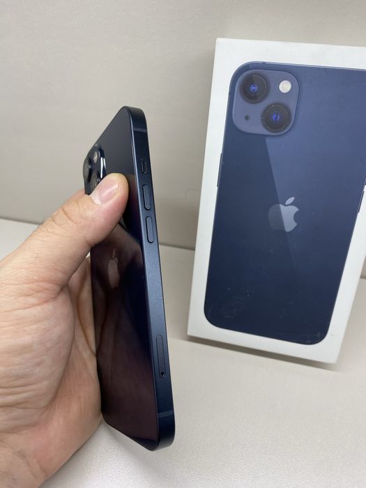 Продам iPhone 13 почти новый 256/100%