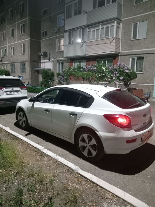 Шевролет Круз. В отличном состоянии.