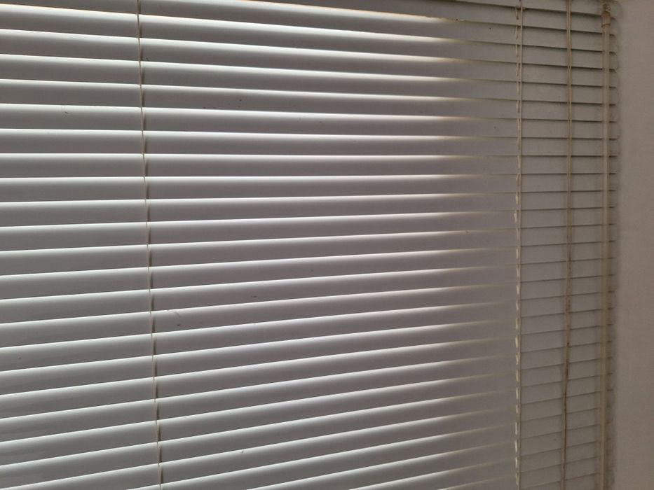 Вътрешни алуминиеви щори