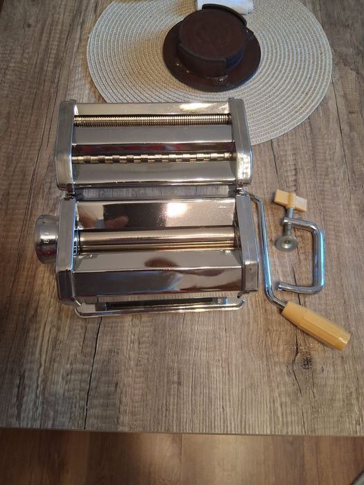 Masina de facut taitei si paste