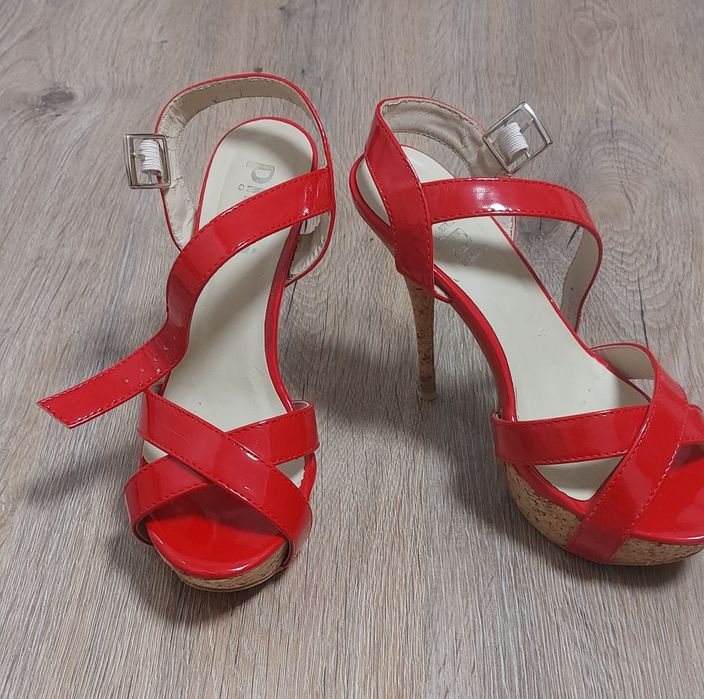 Червени токчета 13 см.