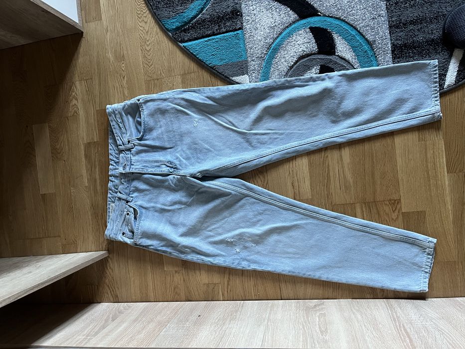 Blugi Zara albastri deschisi