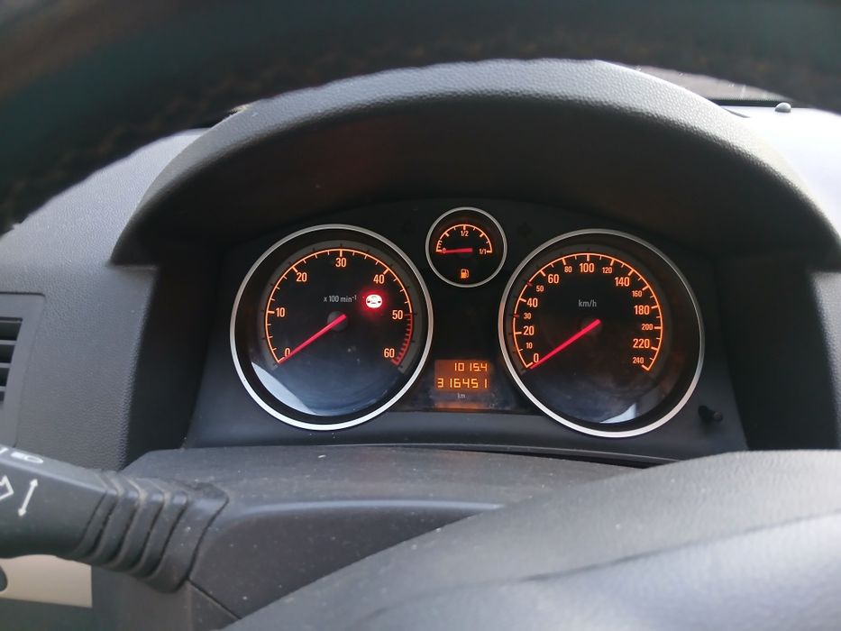 Opel Astra H 1.9 CDTI
