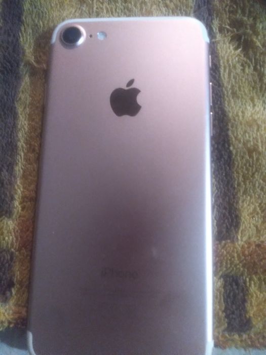 Продаётся айфон 7