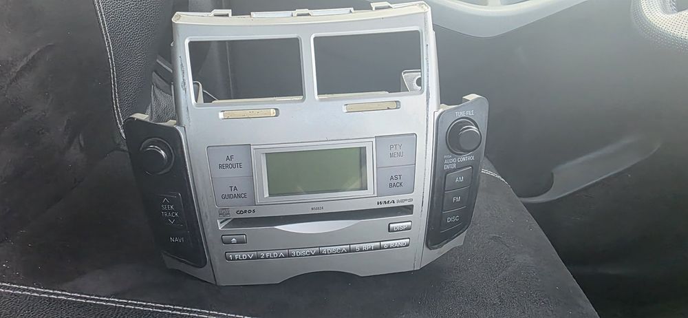 Radio cu cd toyota yaris 2005-2009