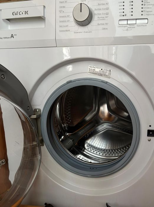 Mașina de spălat Arctic