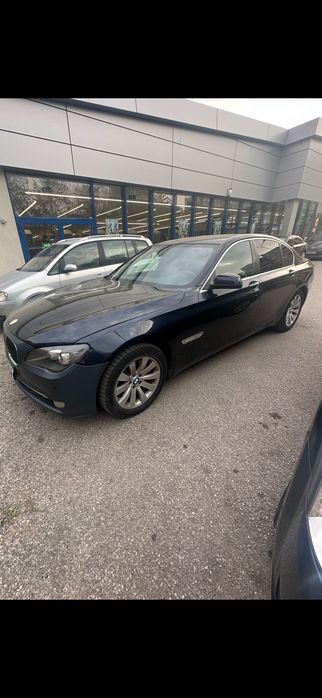Продавам /заменям автомобил БМВ 730