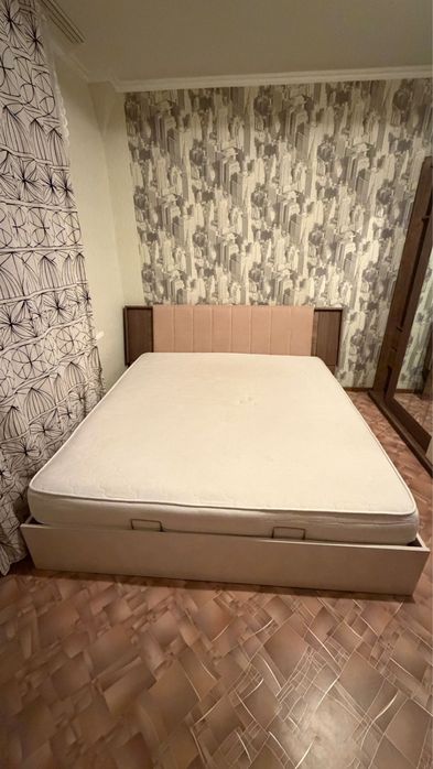 Продам спальный ганитур