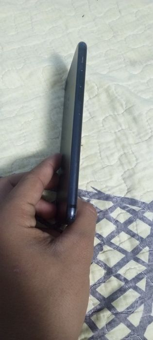 iPhone 7  ........