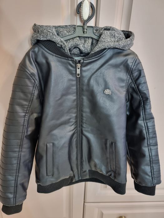 Продам детскую куртку