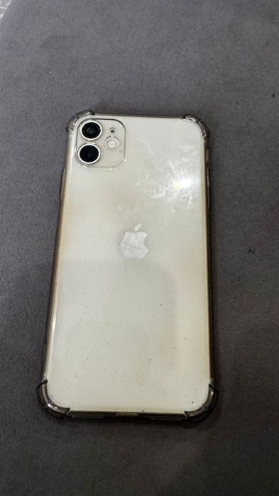 Айфон 11 в хорошем состоянии