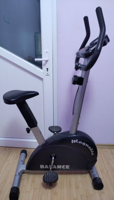 Vând bicicletă magnetică  fitness