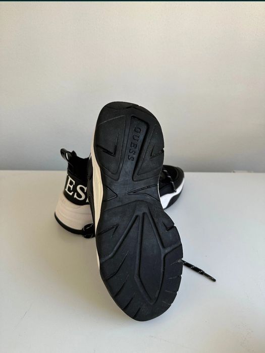 Сникърси Guess 36