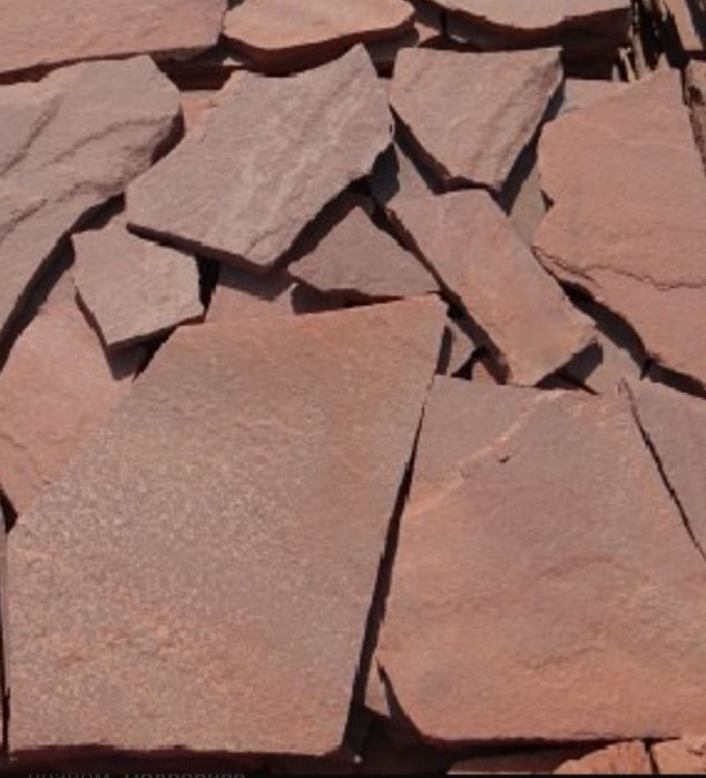 Красный дикий камень