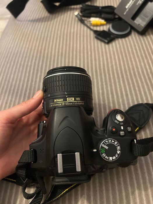 Aparat foto DSLR Nikon D3200 + Obiectiv AF-S 18-55mm VR II - Pachet complet
