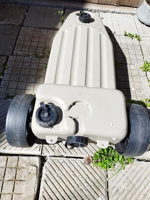 Съд за мръсна вода.