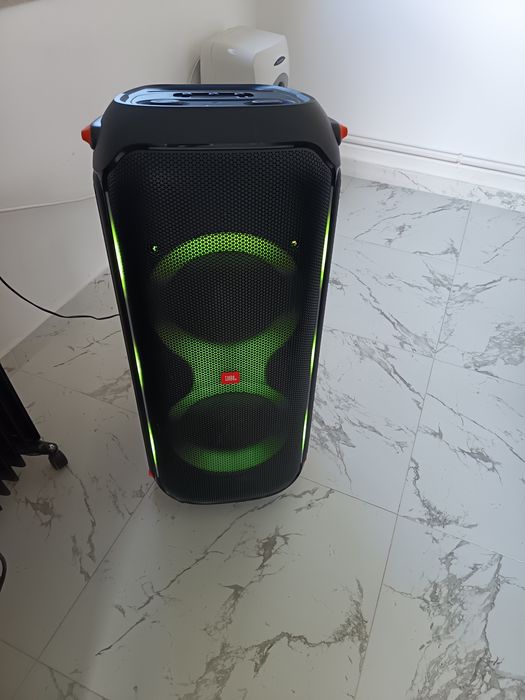 Boxă JBL PartyBox 710 – 800W – Stare Impecabilă
