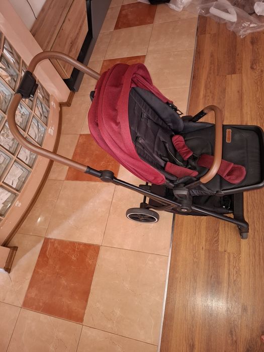 Cărucior 2 în 1 , stare bună , coccolle
