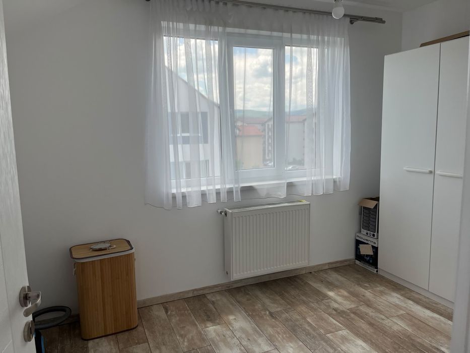 Închiriez apartament cu 2 camere Floresti, str. Tineretului
