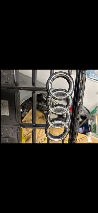 Audi Q8 предна маска (решетка) ОЕ