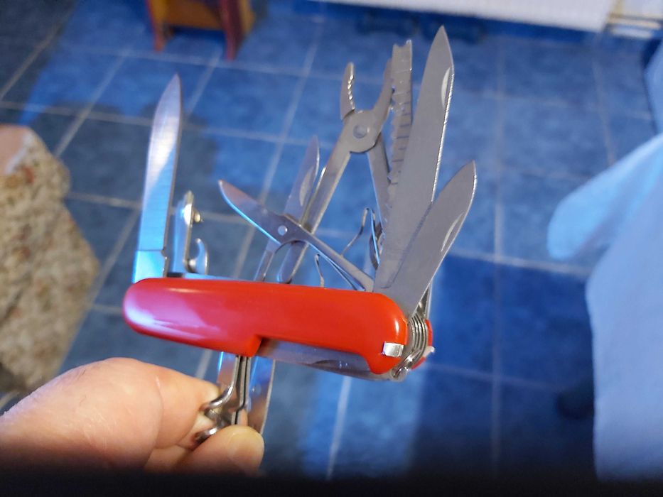 Briceag multifunctional