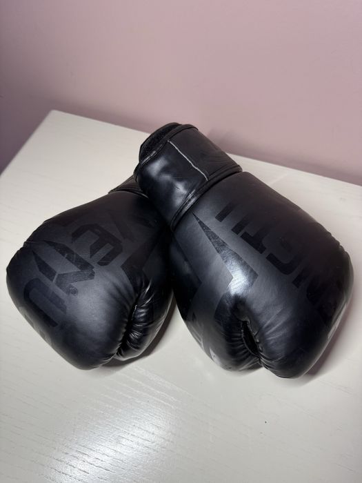 Перчатки для бокса