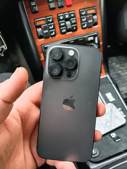 Продам Айфон 14 про