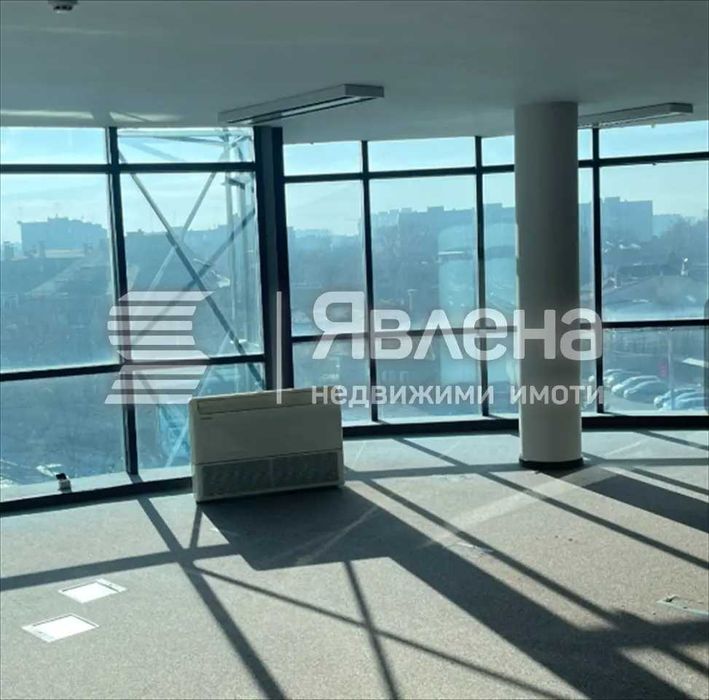 Дава се под наем Офис в София, Хаджи Димитър - 330 кв.м за 1320 € - Снимка #1
