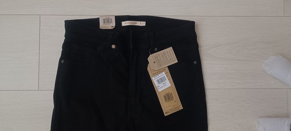 Blugi Levi Strauss dama