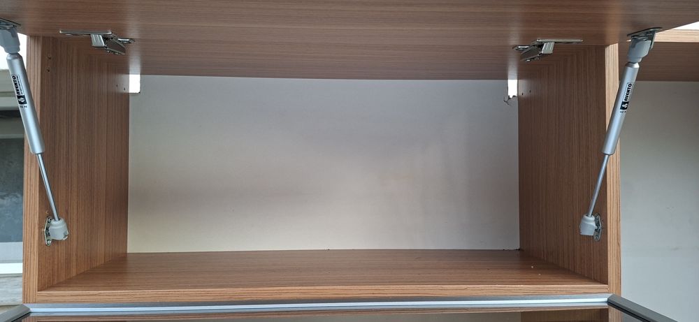 Горен шкаф за кухня