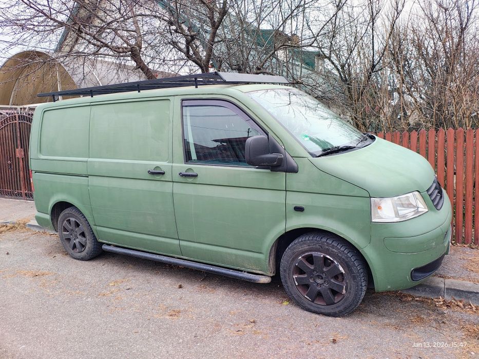VW T5 army autoutilitar
