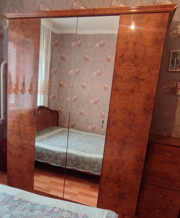 Продам спальный гарнитур