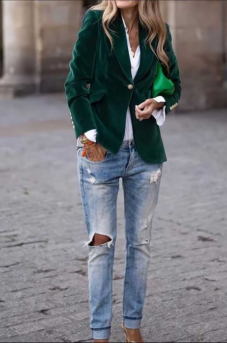 Ново зелено дамско сако кадифе М размер