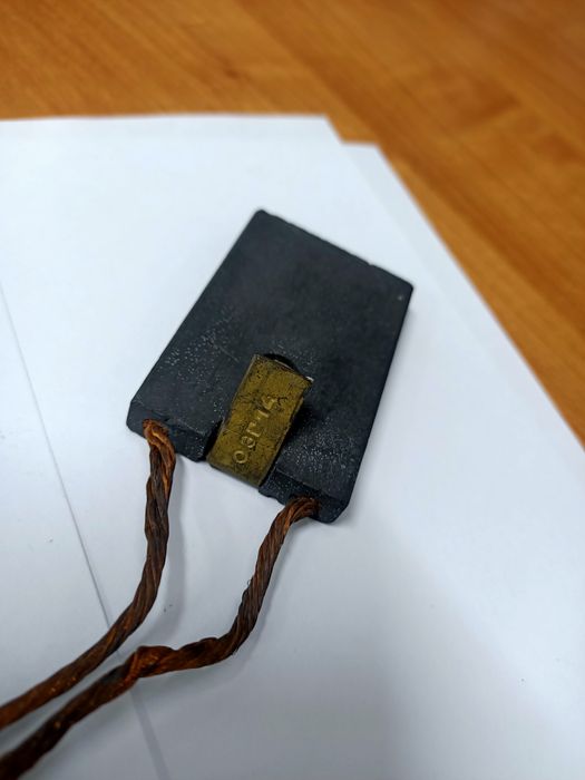 Электрографитовый щетки